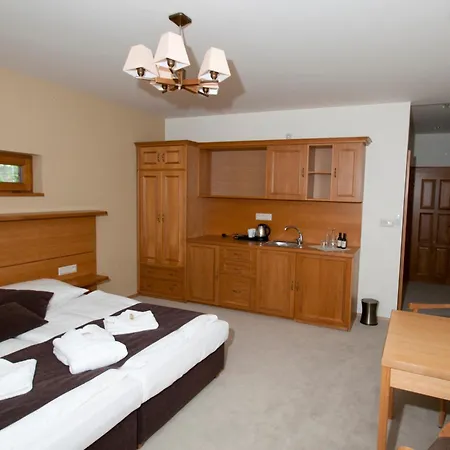 Lovecka Basta Hotel 4*