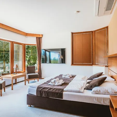Hotel Lovecká Bašta 4*