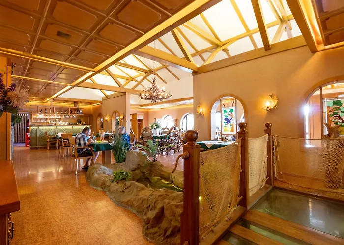 Lovecka Basta Hotel 4*